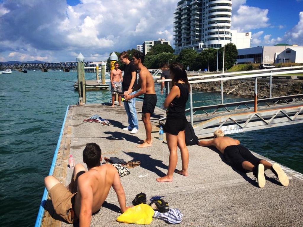 Harbourside City Backpackers Tauranga Ngoại thất bức ảnh