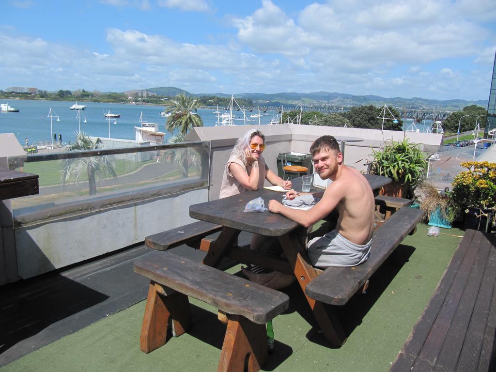 Harbourside City Backpackers Tauranga Ngoại thất bức ảnh